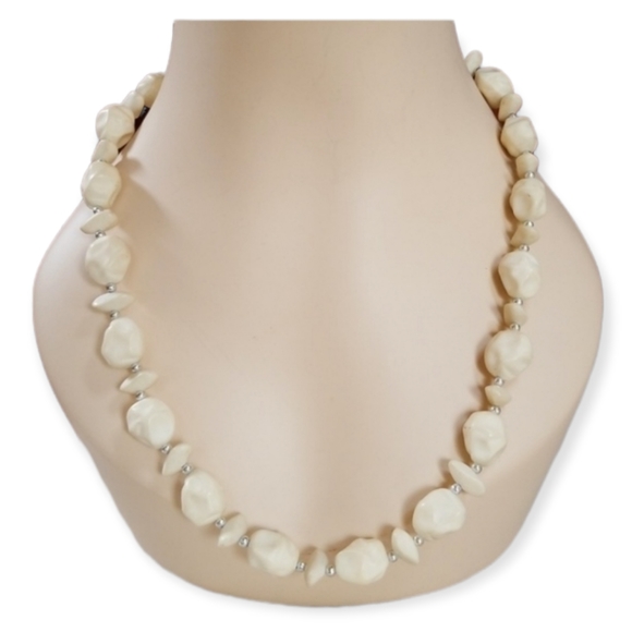 Vintage Mid Century Modern Chunky Beaded Necklace - Picture 16 of 16